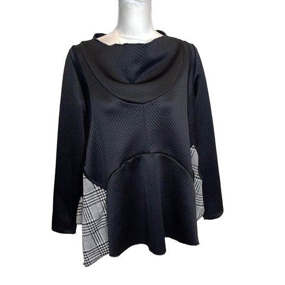 Matti Mamane Tops - Matti Mamane Womens Top Black Size Large Pullover Quilted Avant Garde Israel New